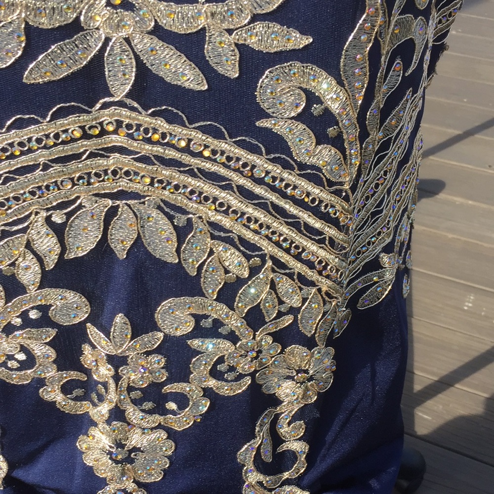 Beautiful gown with small train by Let’s, blue and gold - Picture 9 of 16